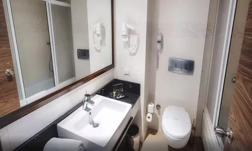 هتل رویال تاورز کریس آنتالیا